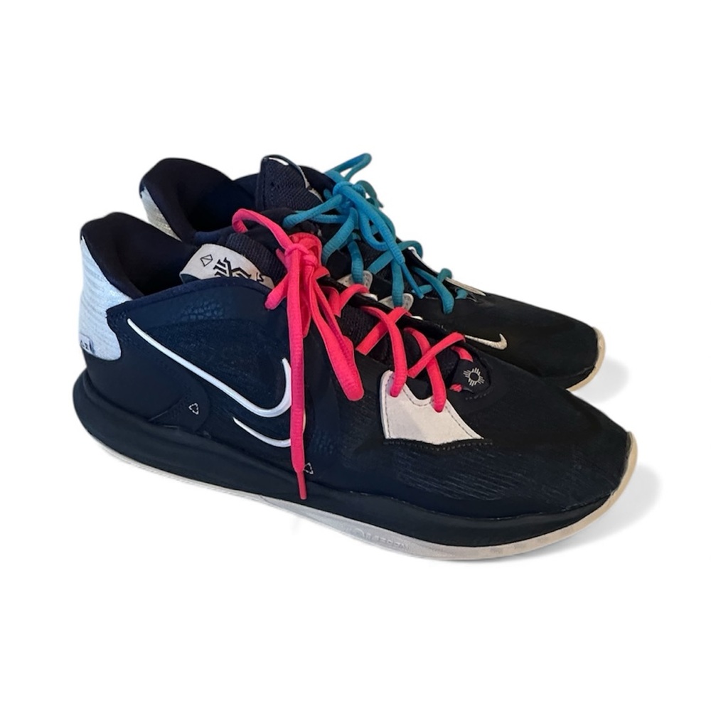 Men’s Nike Kyrie Low 5 basketball Navy shoes size 9.5